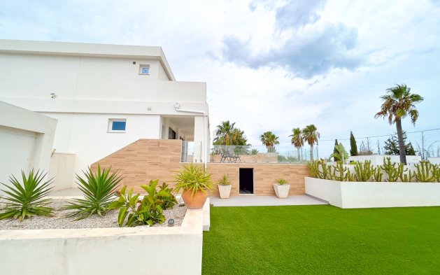 Perpardavimas - Vila - Los Montesinos