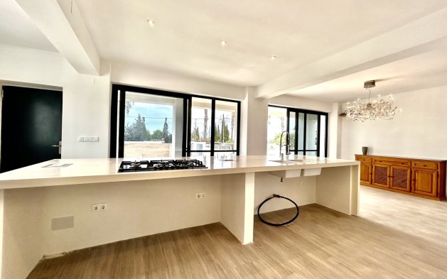 Perpardavimas - Vila - Los Montesinos