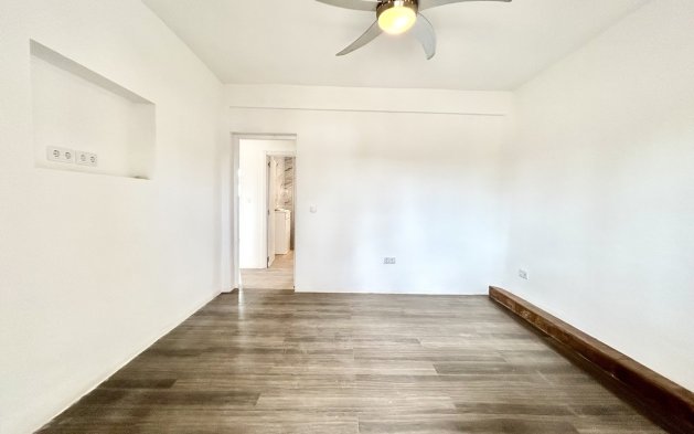 Perpardavimas - Vila - Los Montesinos