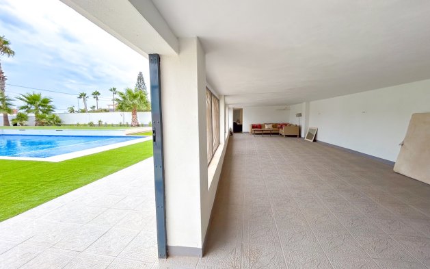 Perpardavimas - Vila - Los Montesinos