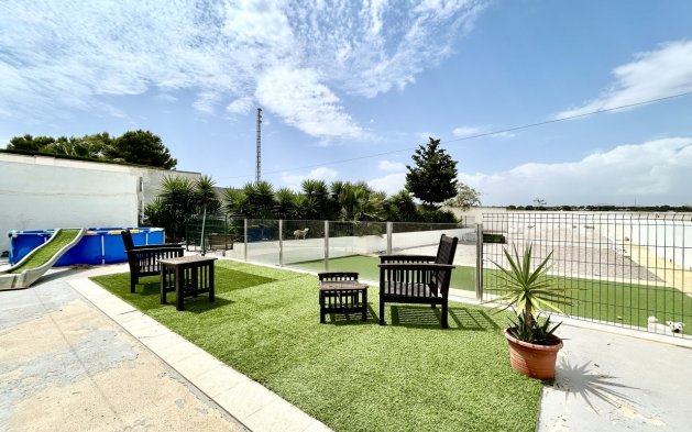 Perpardavimas - Vila - Los Montesinos