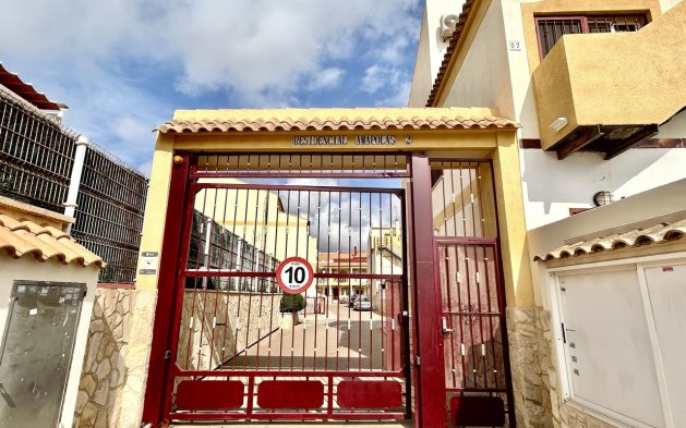 Resale - Apartment / flat - Orihuela Costa - La Zenia