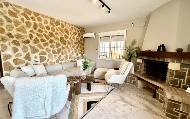 Perpardavimas - Vila - Orihuela Costa - La Zenia