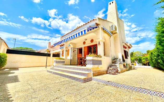Perpardavimas - Vila - Orihuela Costa - La Zenia
