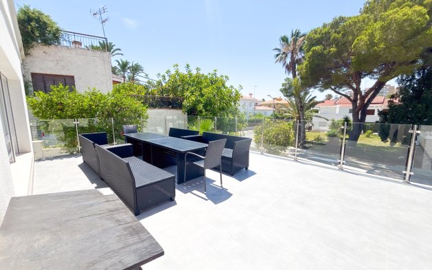Perpardavimas - Vila - Orihuela Costa - Dehesa de Campoamor