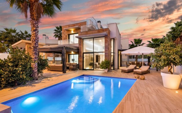 Perpardavimas - Vila - Orihuela Costa - Cabo Roig