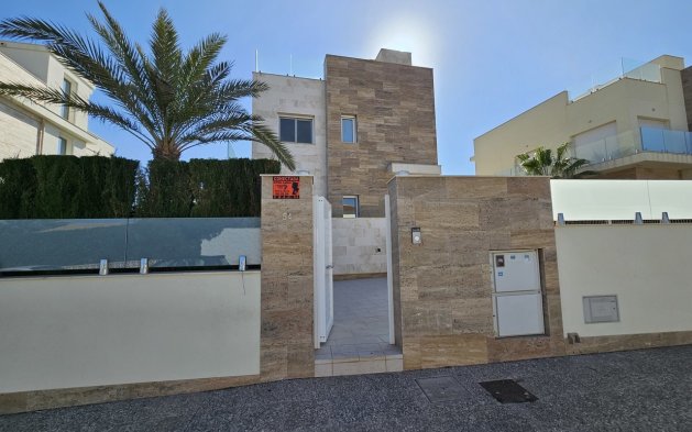 Perpardavimas - Vila - Orihuela Costa - La Zenia