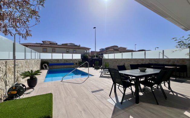 Perpardavimas - Vila - Torrevieja - Punta Prima