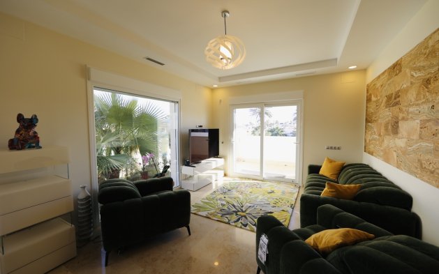 Perpardavimas - Vila - Orihuela Costa - La Zenia
