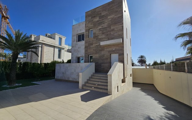 Perpardavimas - Vila - Orihuela Costa - La Zenia