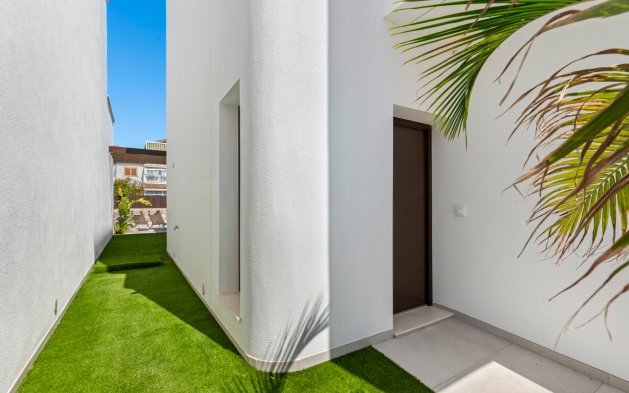 Obra nueva - Adosado - Pilar de la Horadada