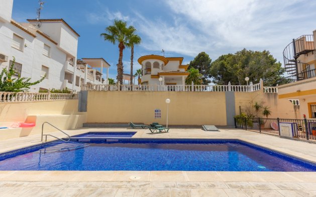 Resale - Apartment / flat - Orihuela - Villamartin