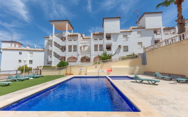 Resale - Apartment / flat - Orihuela - Villamartin