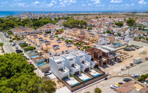 Obra nueva - Adosado - Pilar de la Horadada