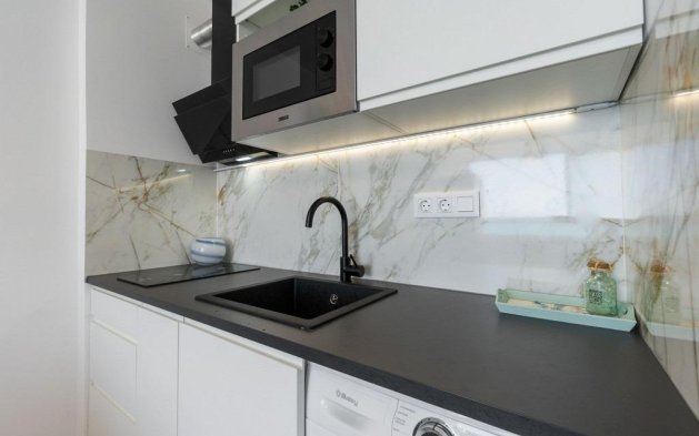 Odsprzedaż - Mieszkanie w bloku - Torrevieja - Cabo cervera