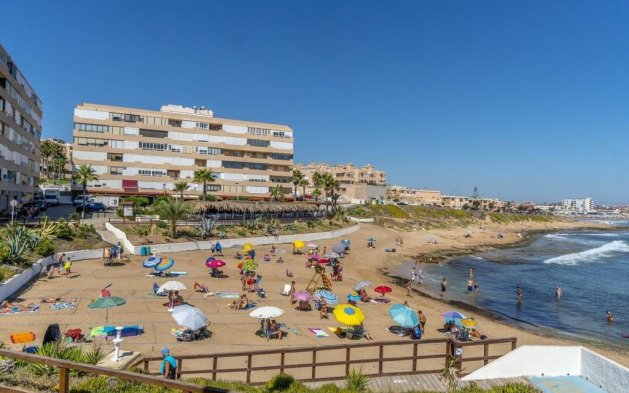 Odsprzedaż - Mieszkanie w bloku - Torrevieja - Cabo cervera