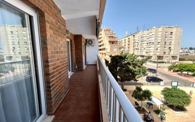 Resale - Apartment / flat - Torrevieja - Punta Prima
