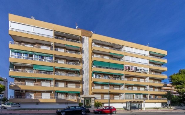 Resale - Apartment / flat - Torrevieja - Punta Prima