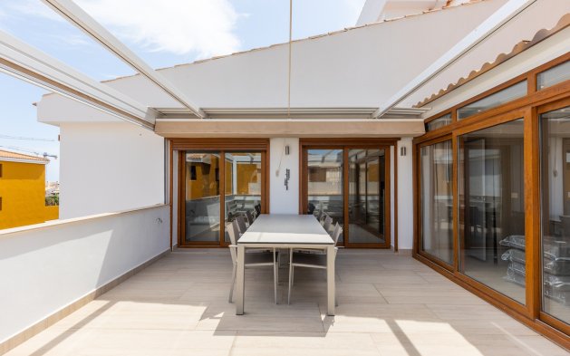 Resale - Apartment / flat - Torrevieja - Punta Prima