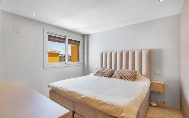 Resale - Apartment / flat - Torrevieja - Punta Prima