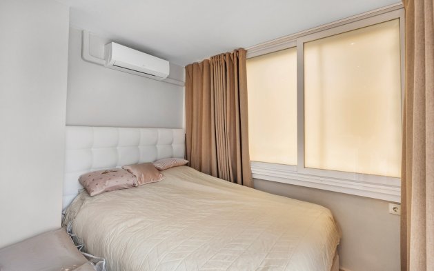 Resale - Apartment / flat - Torrevieja - Punta Prima