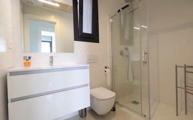 Odsprzedaż - Mieszkanie w bloku - Orihuela Costa