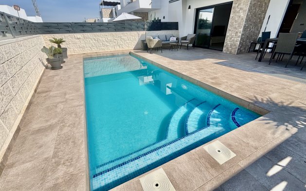 Obra nueva - Adosado - Benijofar