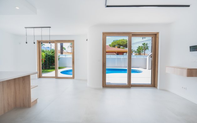 Resale - Villa - Orihuela Costa - Cabo Roig