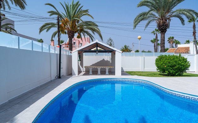 Resale - Villa - Orihuela Costa - Cabo Roig
