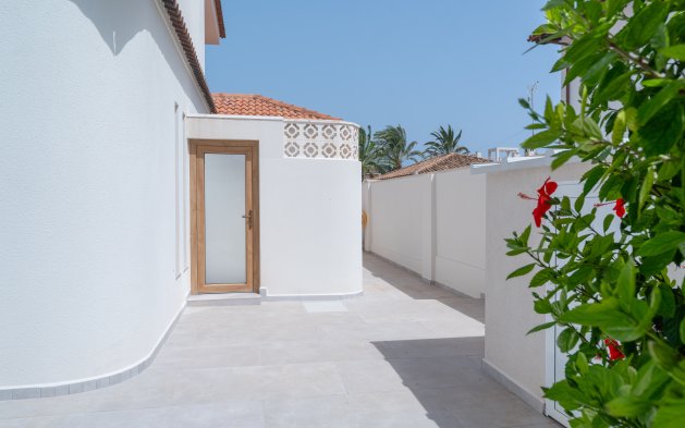 Resale - Villa - Orihuela Costa - Cabo Roig