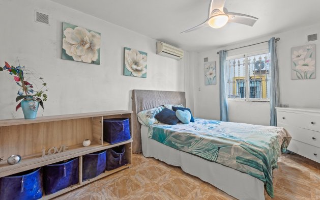 Odsprzedaż - Villa - Orihuela Costa - Playa Flamenca