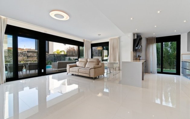 Herverkoop - Villa - Orihuela Costa - Aguamarina