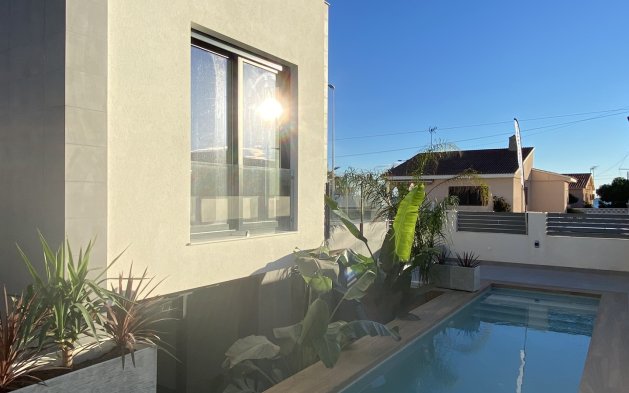 Obra nueva - Adosado - Torrevieja