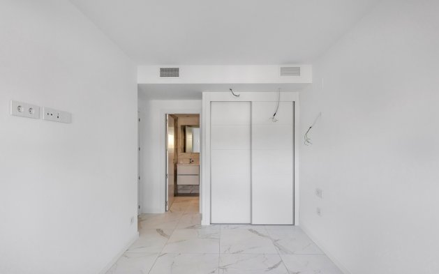 Resale - Apartment / flat - Torrevieja - Punta Prima