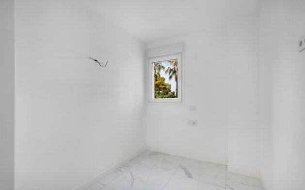 Resale - Apartment / flat - Torrevieja - Punta Prima