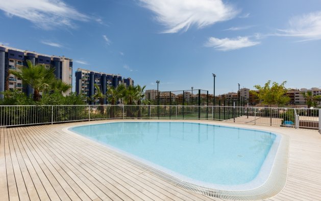 Resale - Apartment / flat - Torrevieja - Punta Prima