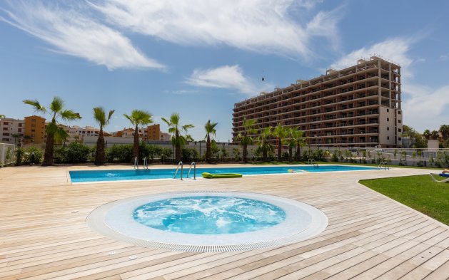 Resale - Apartment / flat - Torrevieja - Punta Prima