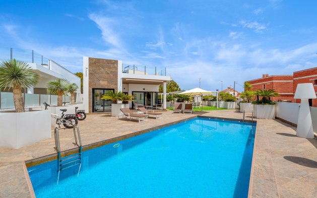 Begagnad - Villa - Orihuela Costa - Villamartín