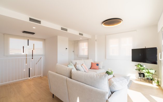 Nowy budynek - Kamienica - La Nucía