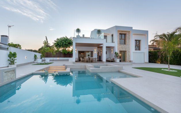 Obra nueva - Villa - Orihuela Costa