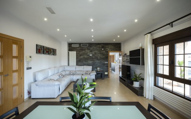 Obra nueva - Villa - Jerónimo y Avileses