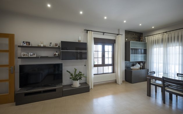 Obra nueva - Villa - Jerónimo y Avileses