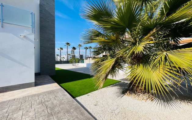 Obra nueva - Adosado - Torrevieja