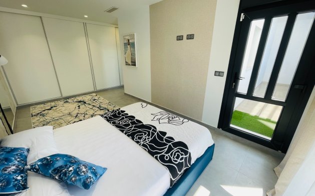 Obra nueva - Adosado - Torrevieja