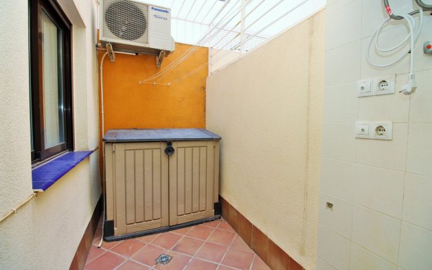 Odsprzedaż - Mieszkanie w bloku - Torrevieja - Punta Prima