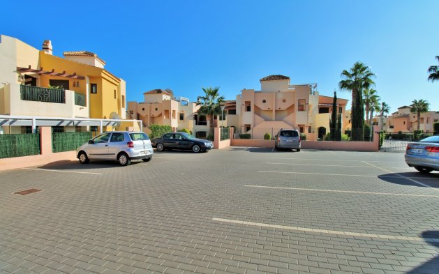 Odsprzedaż - Mieszkanie w bloku - Torrevieja - Punta Prima