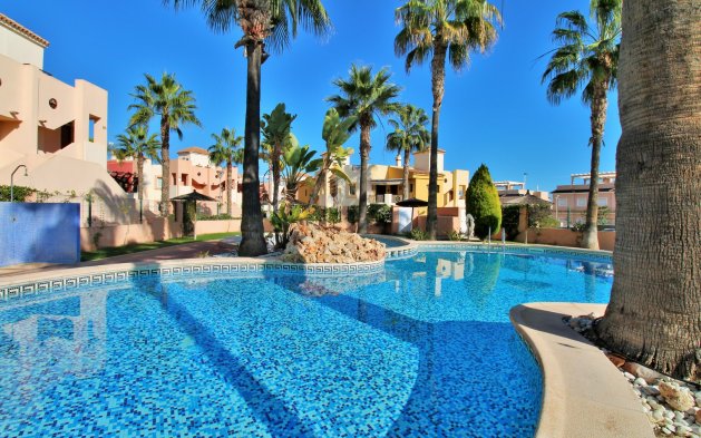 Odsprzedaż - Mieszkanie w bloku - Torrevieja - Punta Prima