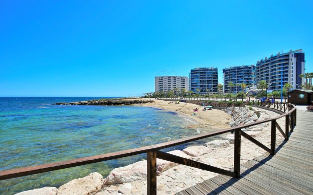 Odsprzedaż - Mieszkanie w bloku - Torrevieja - Punta Prima