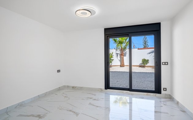 Resale - Villa - Rojales