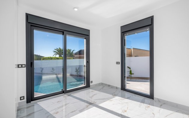 Resale - Villa - Rojales